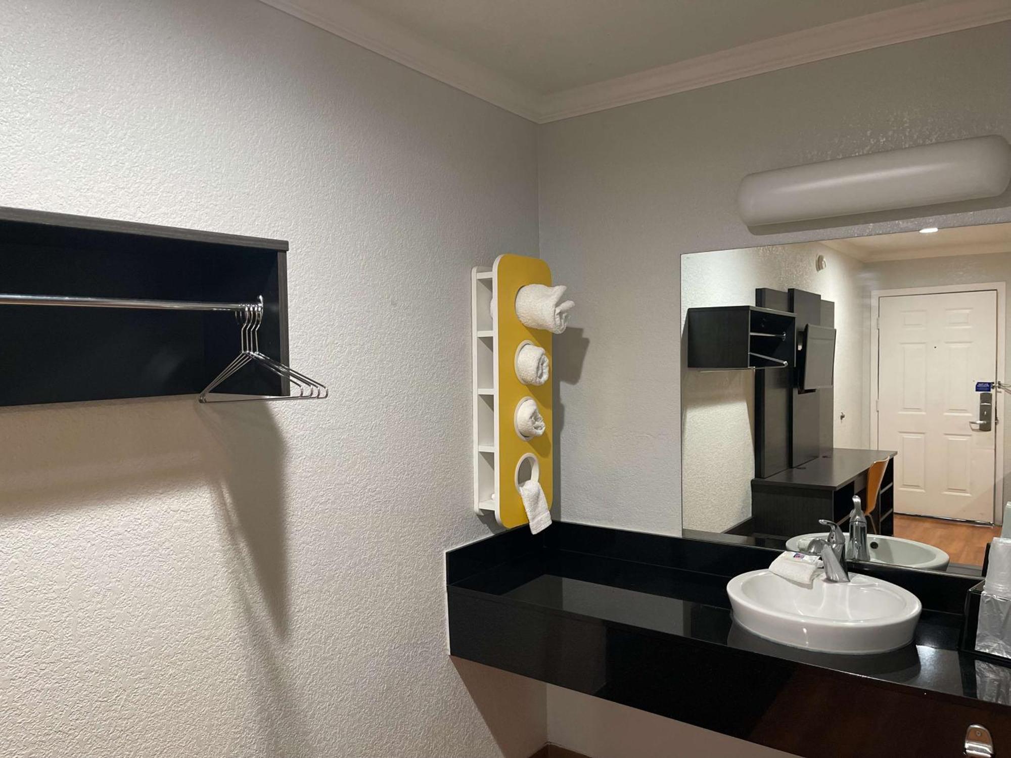 Motel 6 Sacramento, Ca - Downtown Dış mekan fotoğraf