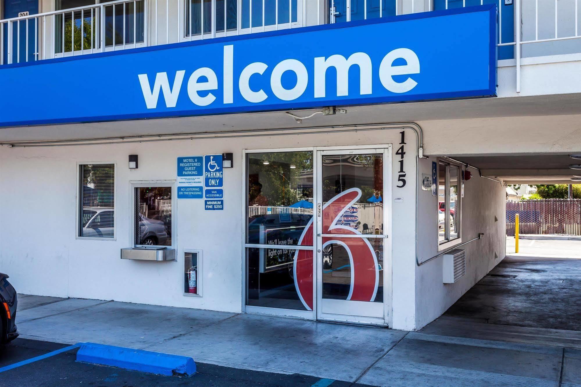 Motel 6 Sacramento, Ca - Downtown Dış mekan fotoğraf