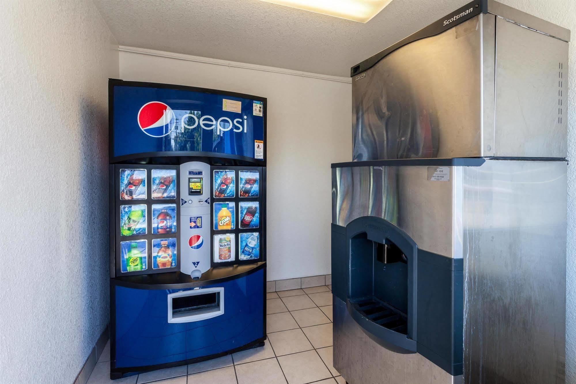 Motel 6 Sacramento, Ca - Downtown Dış mekan fotoğraf