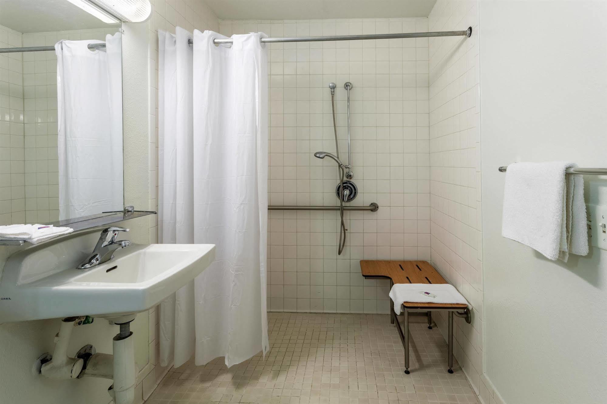 Motel 6 Sacramento, Ca - Downtown Dış mekan fotoğraf